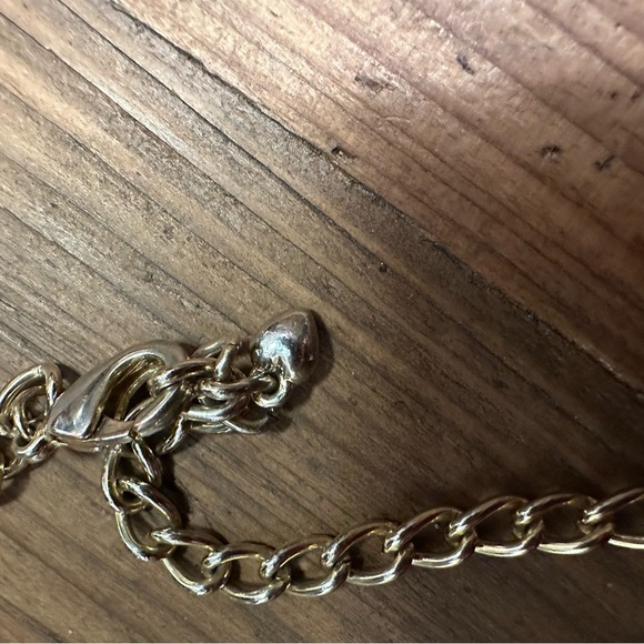 Elegant Black and Gold Necklace - Picture 5 of 5